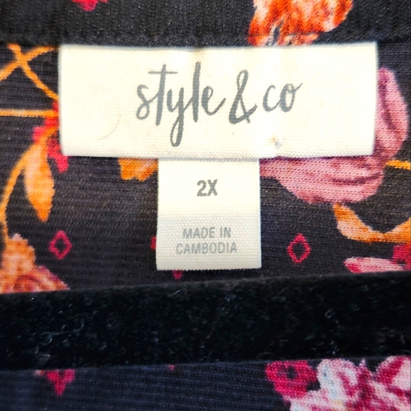 *4 for $30* Floral Black and Pink Women's Top - Picture 3 of 3